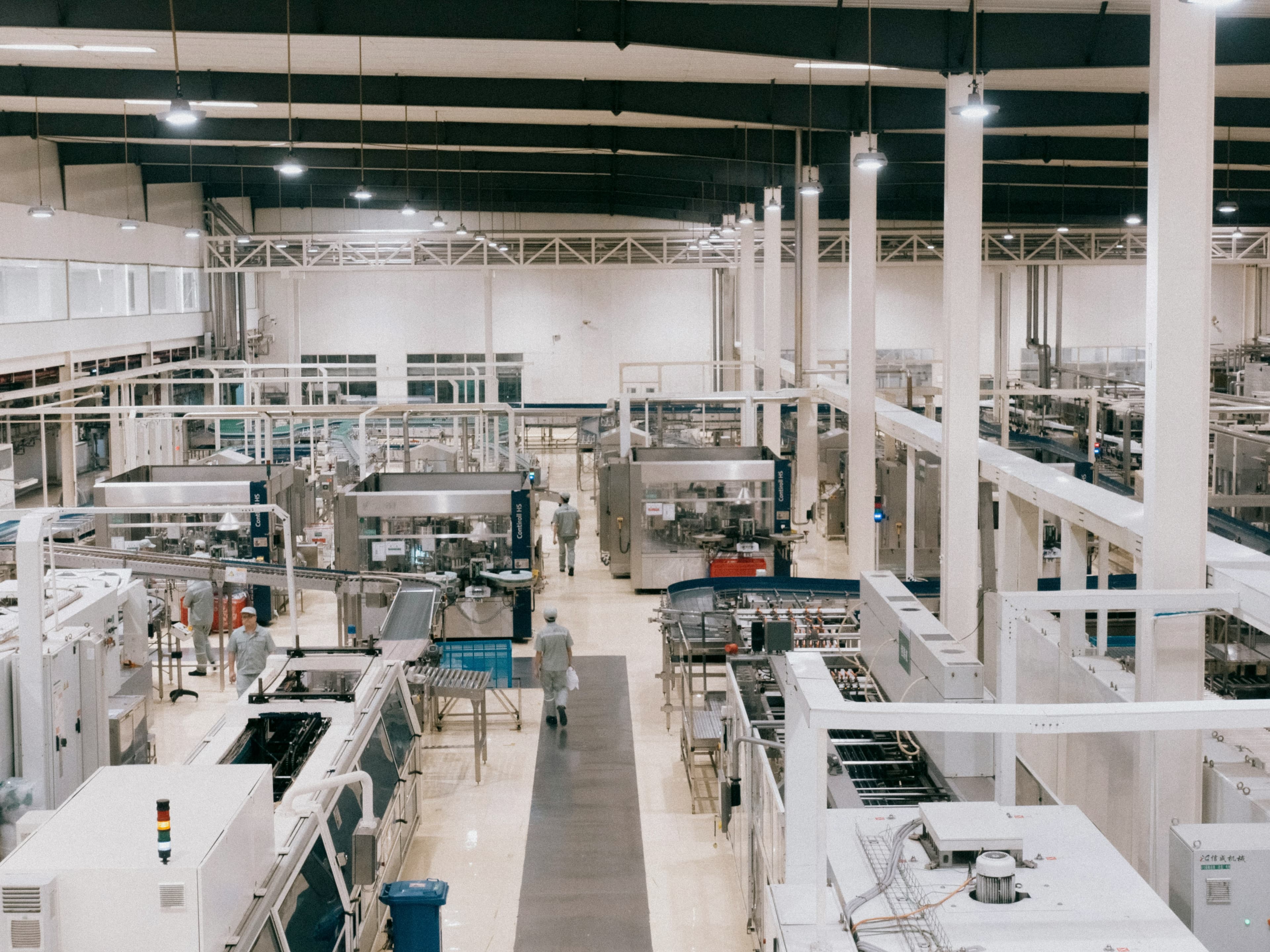 Machines in een technische productieomgeving